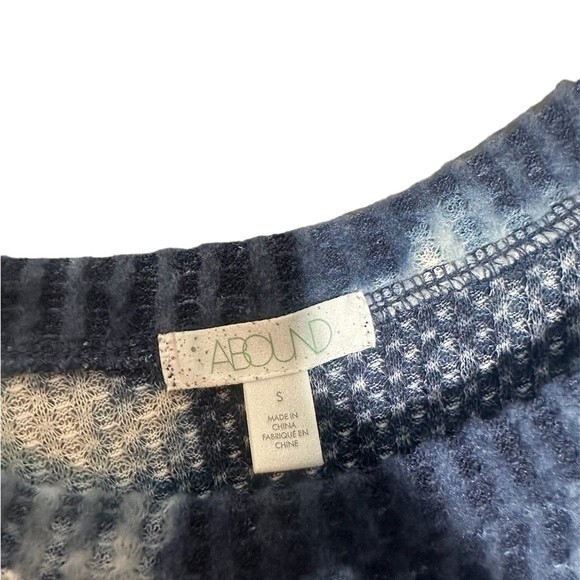 NWT Abound Tie Dye Blue Neck Pullover Sweatshirt Size S - Picture 3 of 3